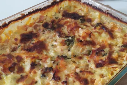 BATATAS GRATINADAS COM QUEIJO E FIAMBRE