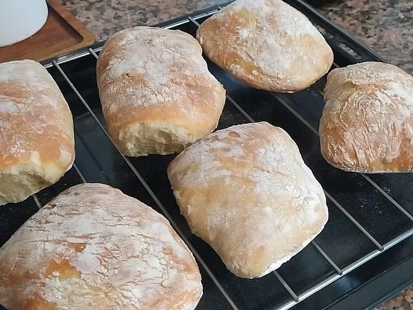 PÃO CIABATTA CASEIRO RECEITA FÁCIL