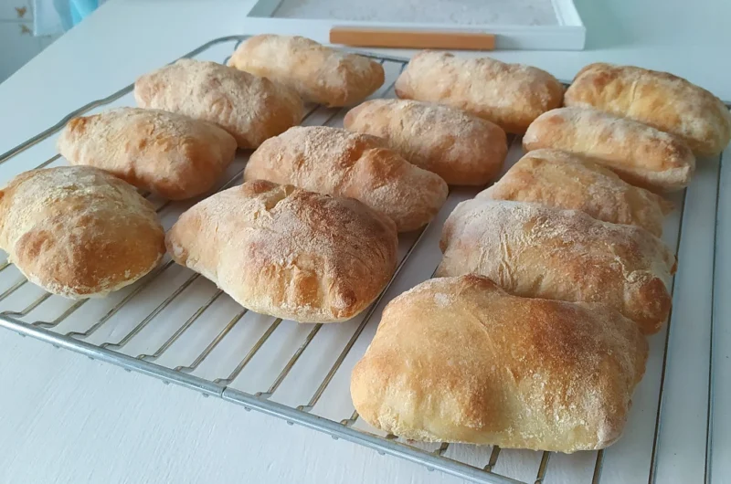 PÃO CIABATTA CASEIRO RECEITA FÁCIL