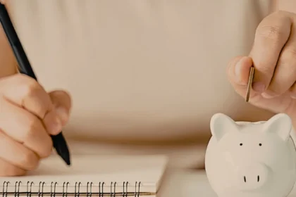 Como Poupar Dinheiro: 8 Hábitos Simples Para Ter Finanças Saudáveis