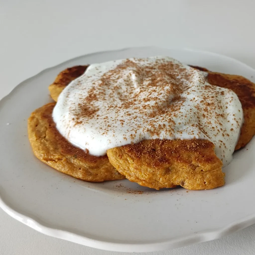 Receita de Panquecas Saudáveis Sem Açúcar: O Pequeno-Almoço Perfeito (Com e Sem Glúten)